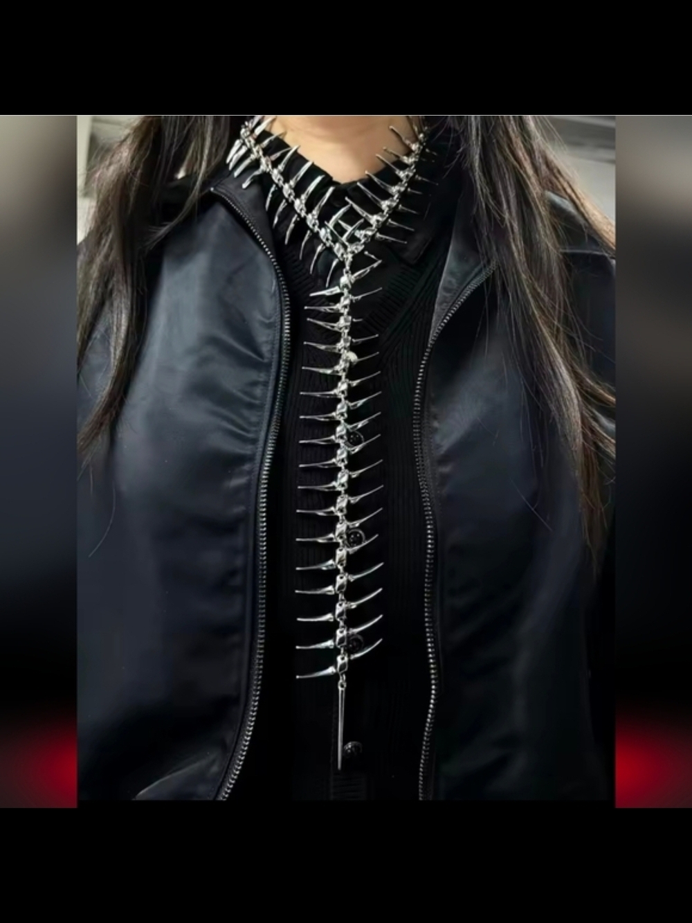 Silver Spine-Back Statement Necklace - Picture 5 of 11